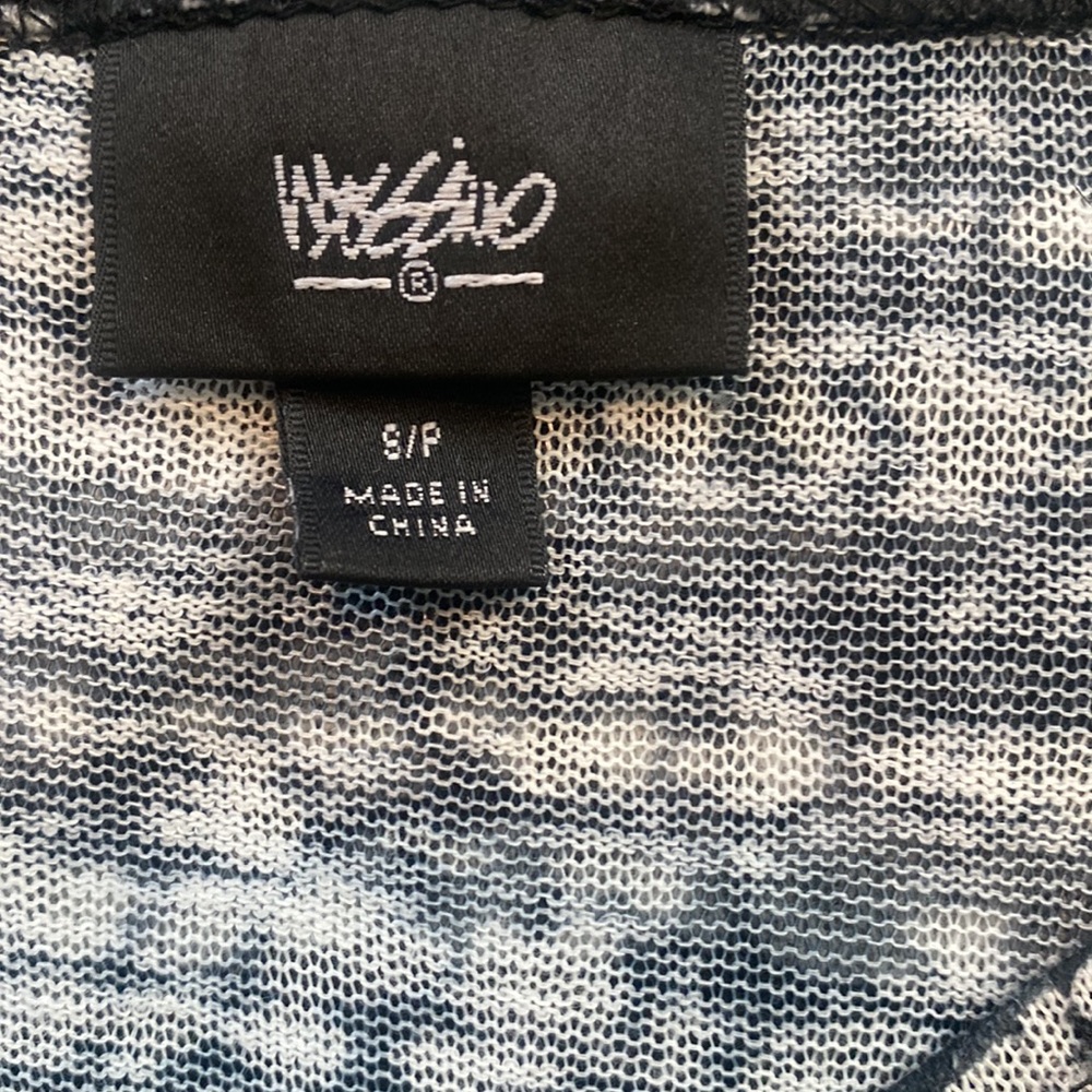 Mossimo tee - Picture 3 of 3